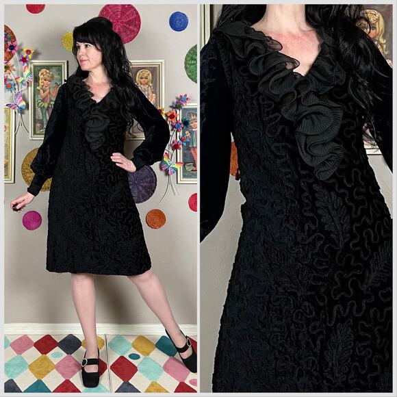 Vintage 1970s Black Crushed Velvet Long Sleeve Ruffled A-Line Mini Dress - Picture 1 of 7